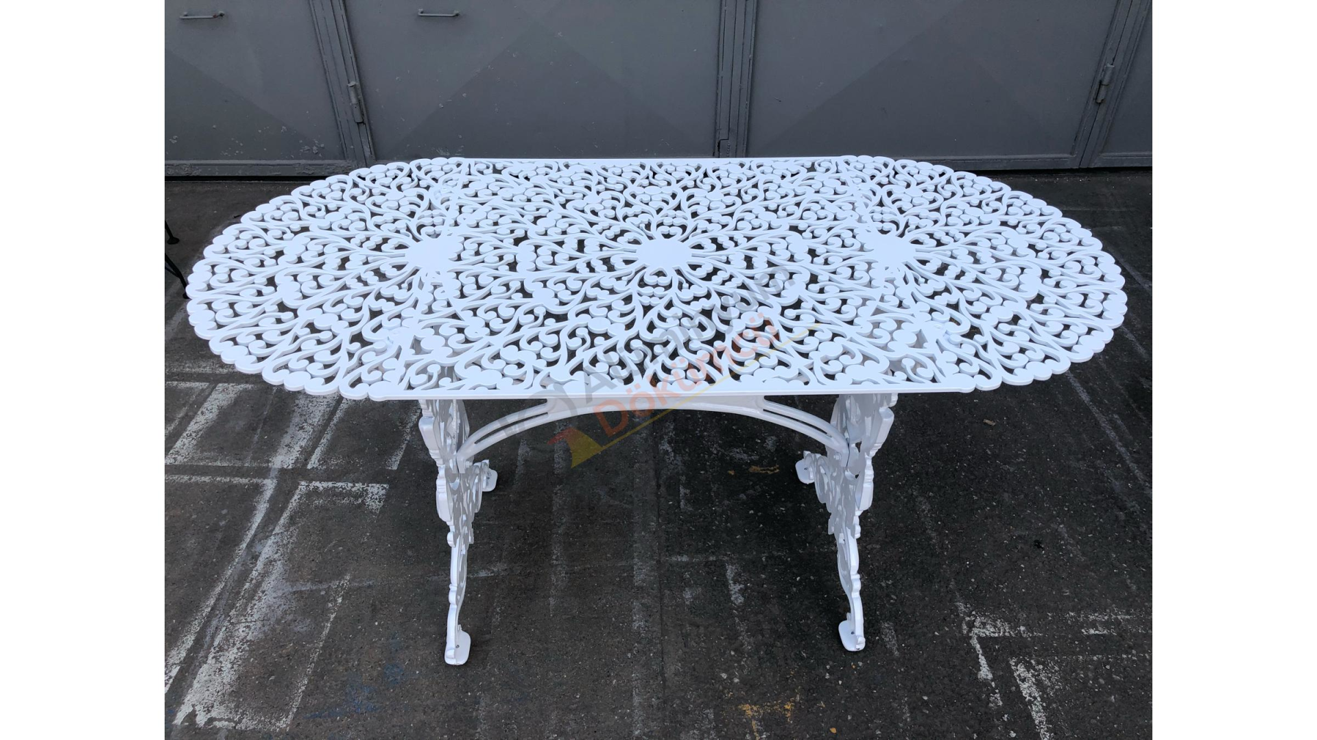 Oval kuğu masa 135 cm 65 cm