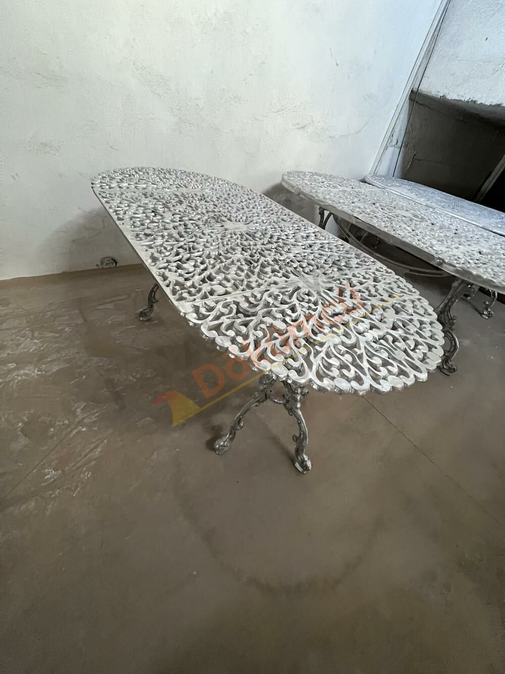 Oval kuğu masa 152x75 cm