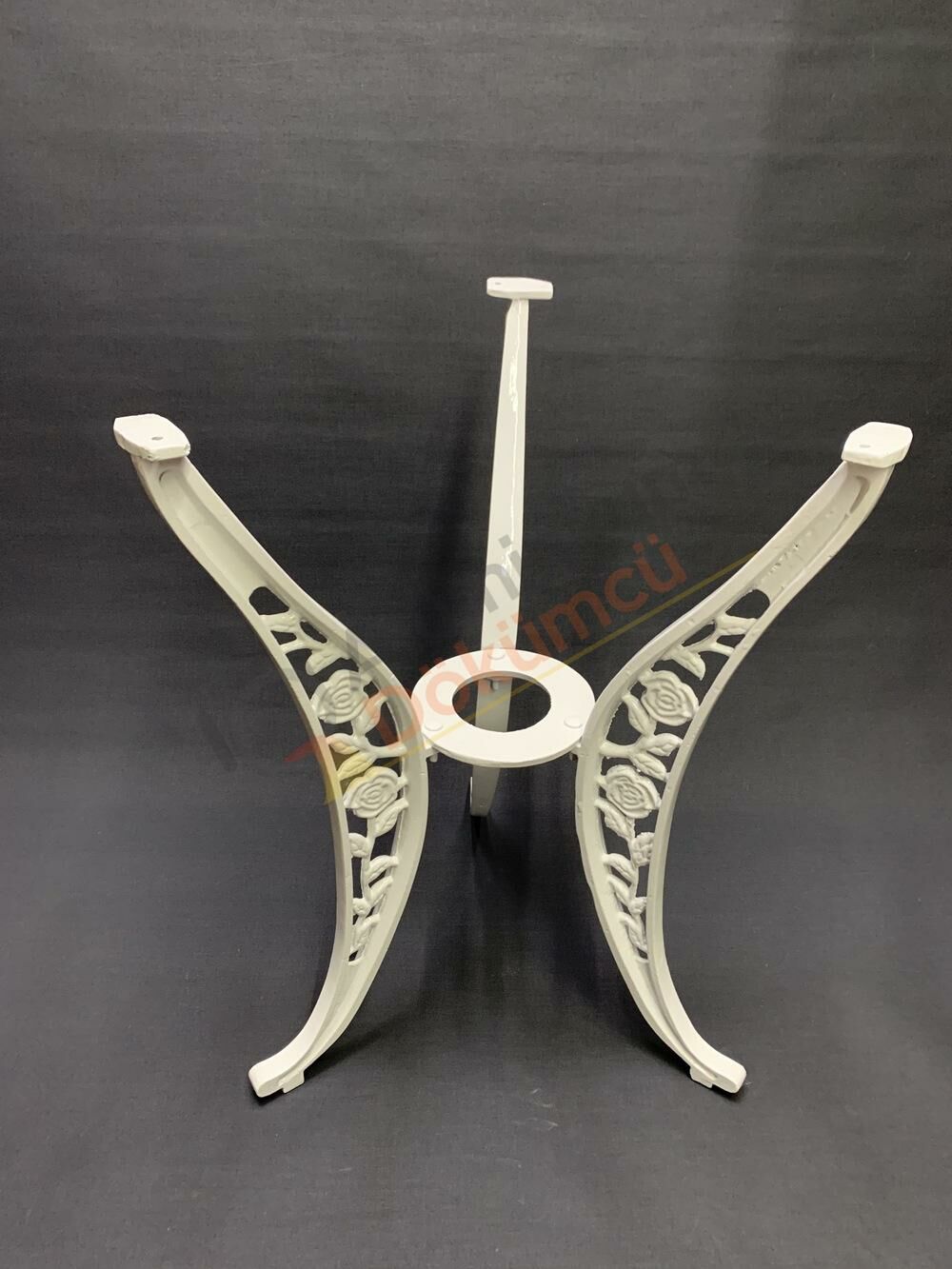 DÖKÜM GÜLLÜ MASA AYAK-