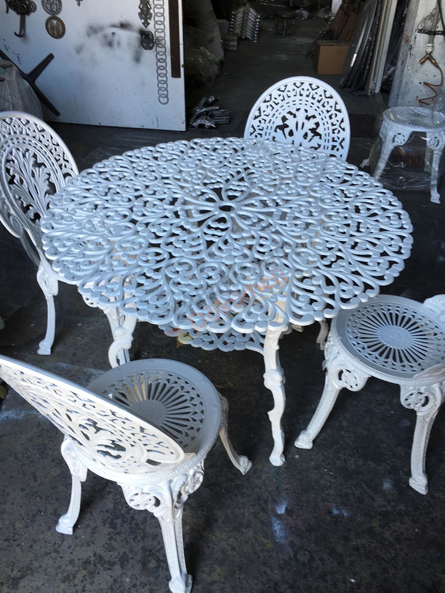 Döküm sandalye Osmanlı masa kuğu model