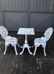 Döküm 2 sandalye 50 cm lik kare masa