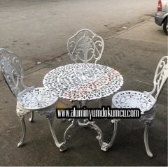 Güllü- 3 sandalye 75 kıvırcık kuğu masa