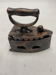 Antik ütü-kömürlü ütü