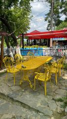 Döküm sarı büyük yemek masa takımı