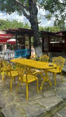 Döküm sarı büyük yemek masa takımı