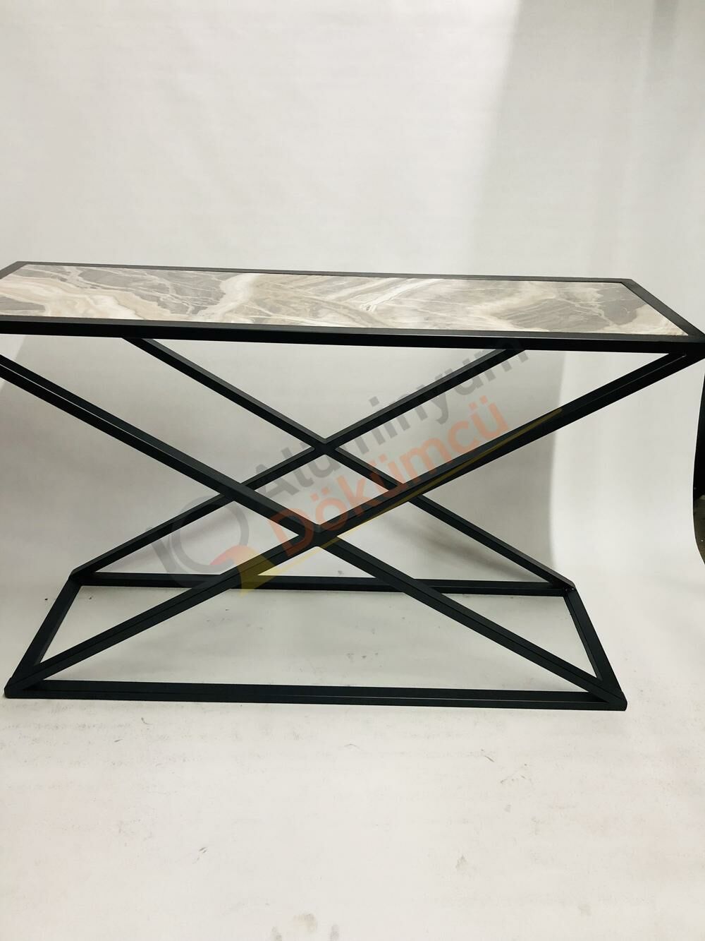 Metal Dresuar z model