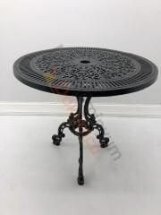 Güllü kollu sandalye yuvarlak masa