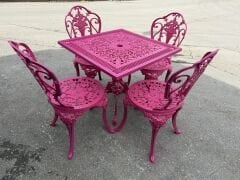 Döküm güllü kare masa fuşya