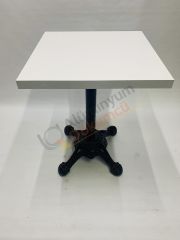 Döküm ayaklı tablalı masa