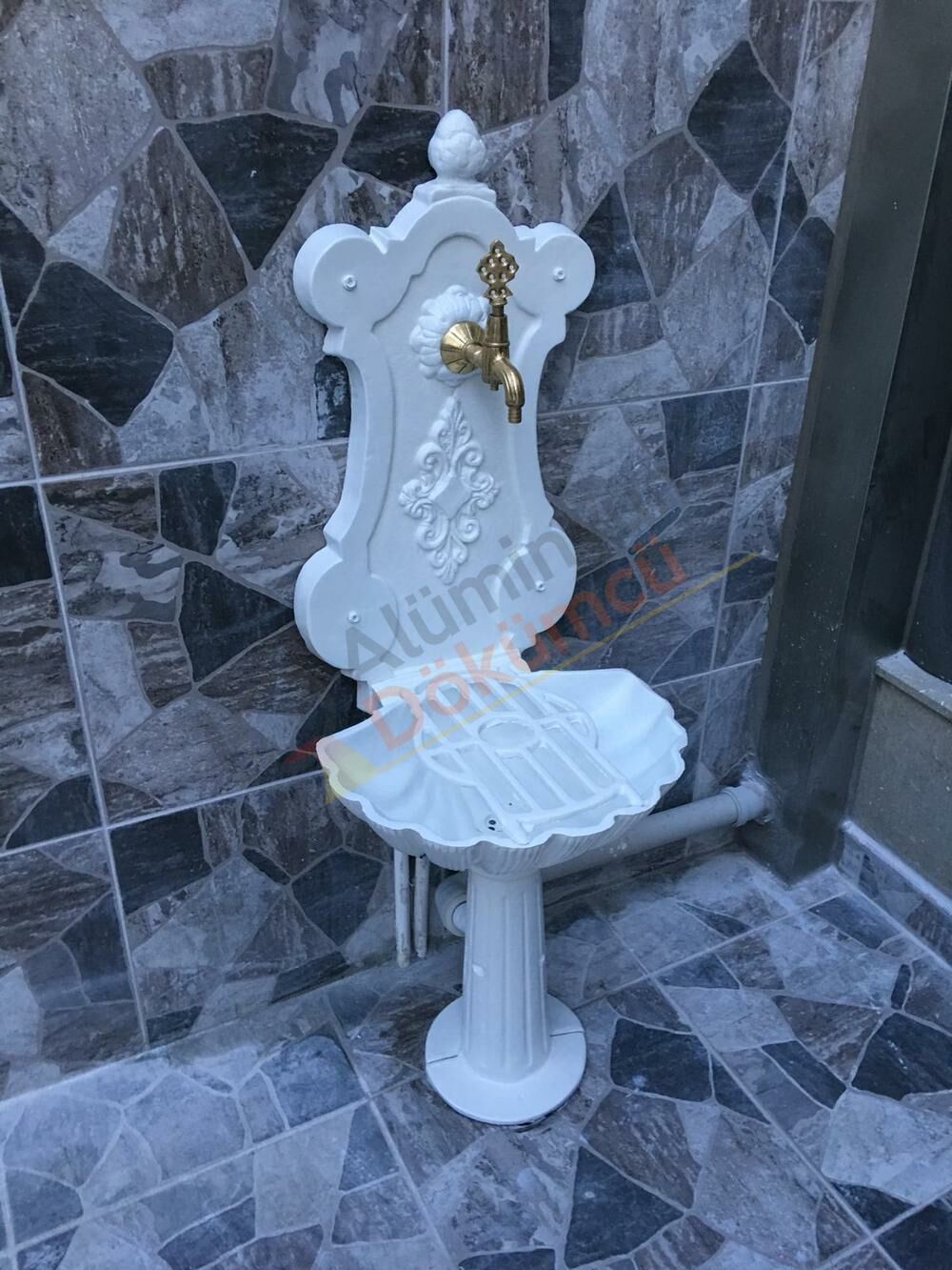 Duvar İstiridye döküm Çeşme yuvarlak ayak