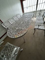 Oval masa en büyük kuğu 271cm x90 cm