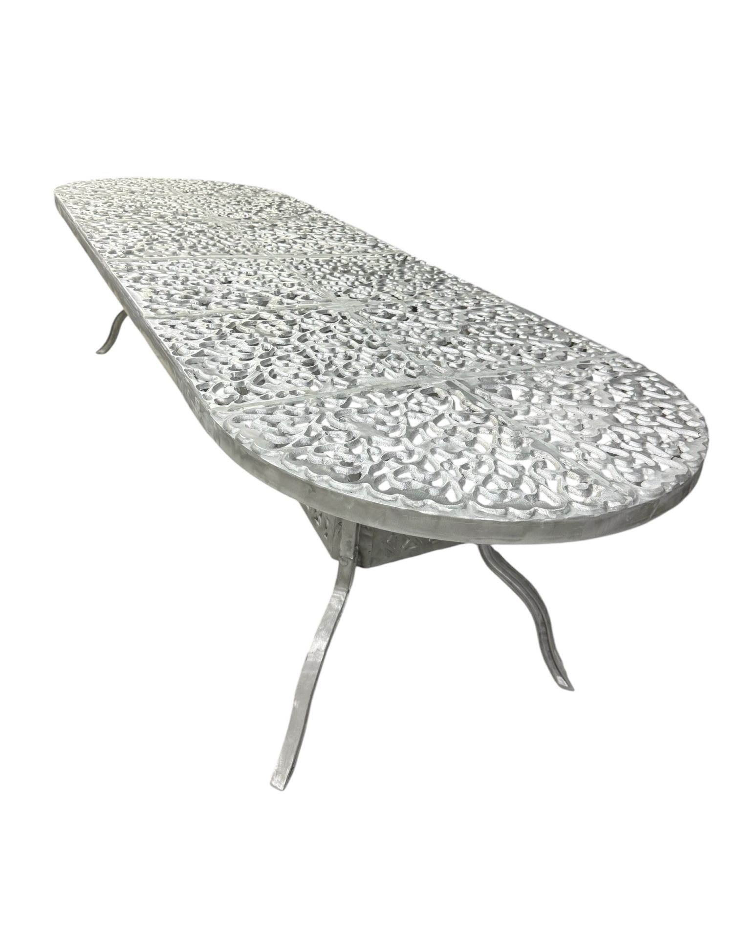 Oval masa en büyük kuğu 271cm x90 cm