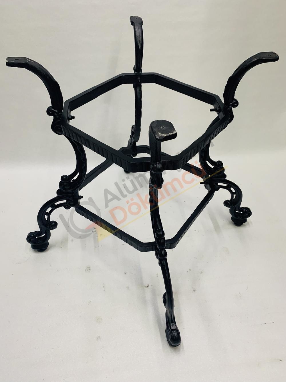 Döküm masa ayak kavuslu kare geniş ayak