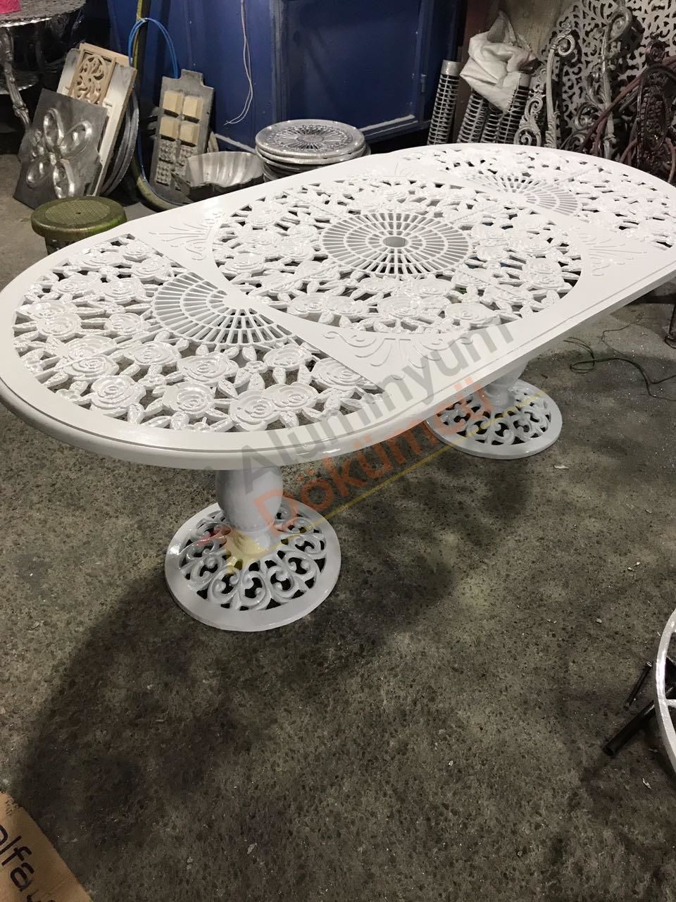 Döküm masa oval güllü