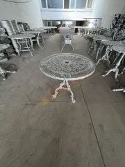 Döküm masa yetmiş dört cm