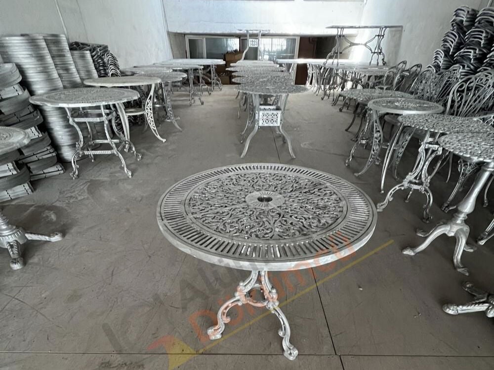 Döküm masa yetmiş dört cm