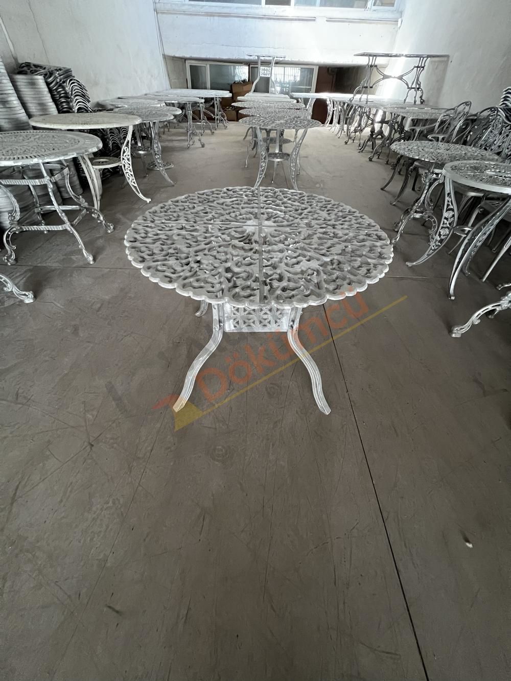 Döküm masa kuğu doksan cm