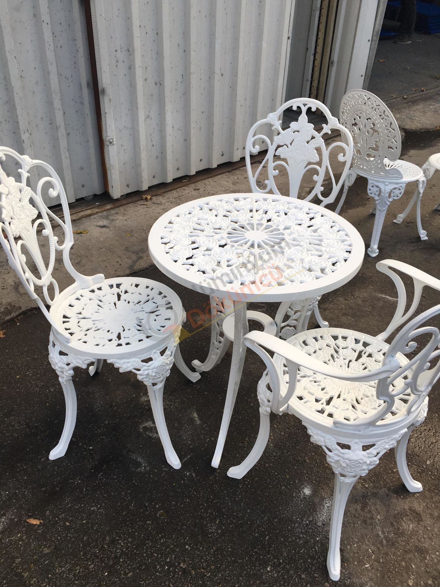 Döküm güllü sandalye masa güllü 60 çap