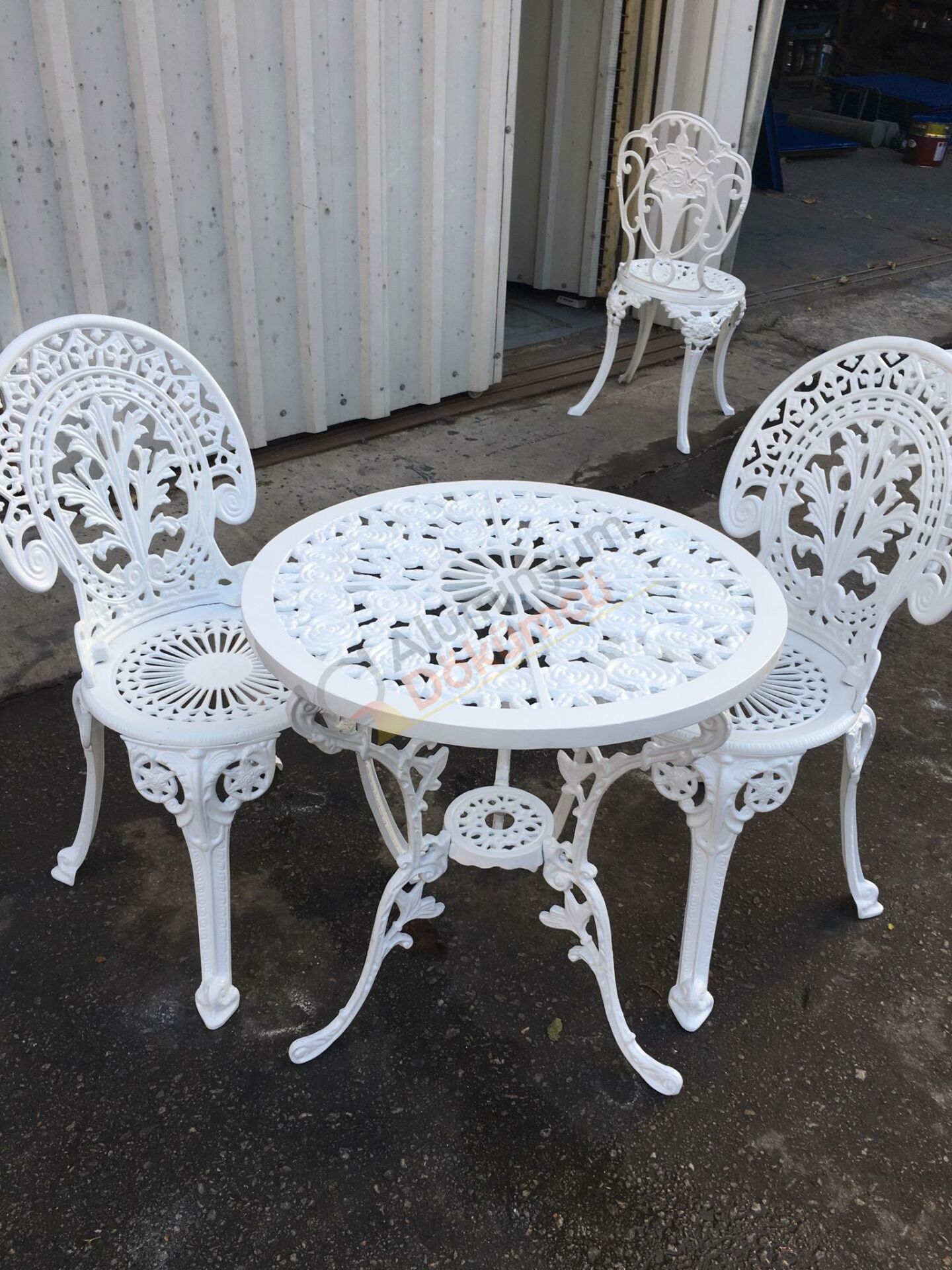 Döküm güllü sandalye güllü 60 cm masa İnce ayak