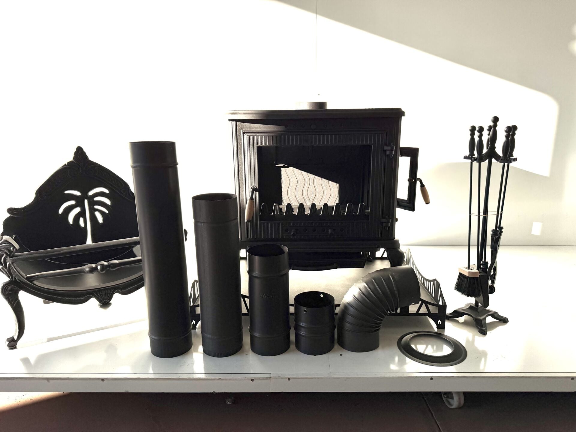 DÖKÜM ŞÖMİNE SOBA-2-YANDAN CAMLI