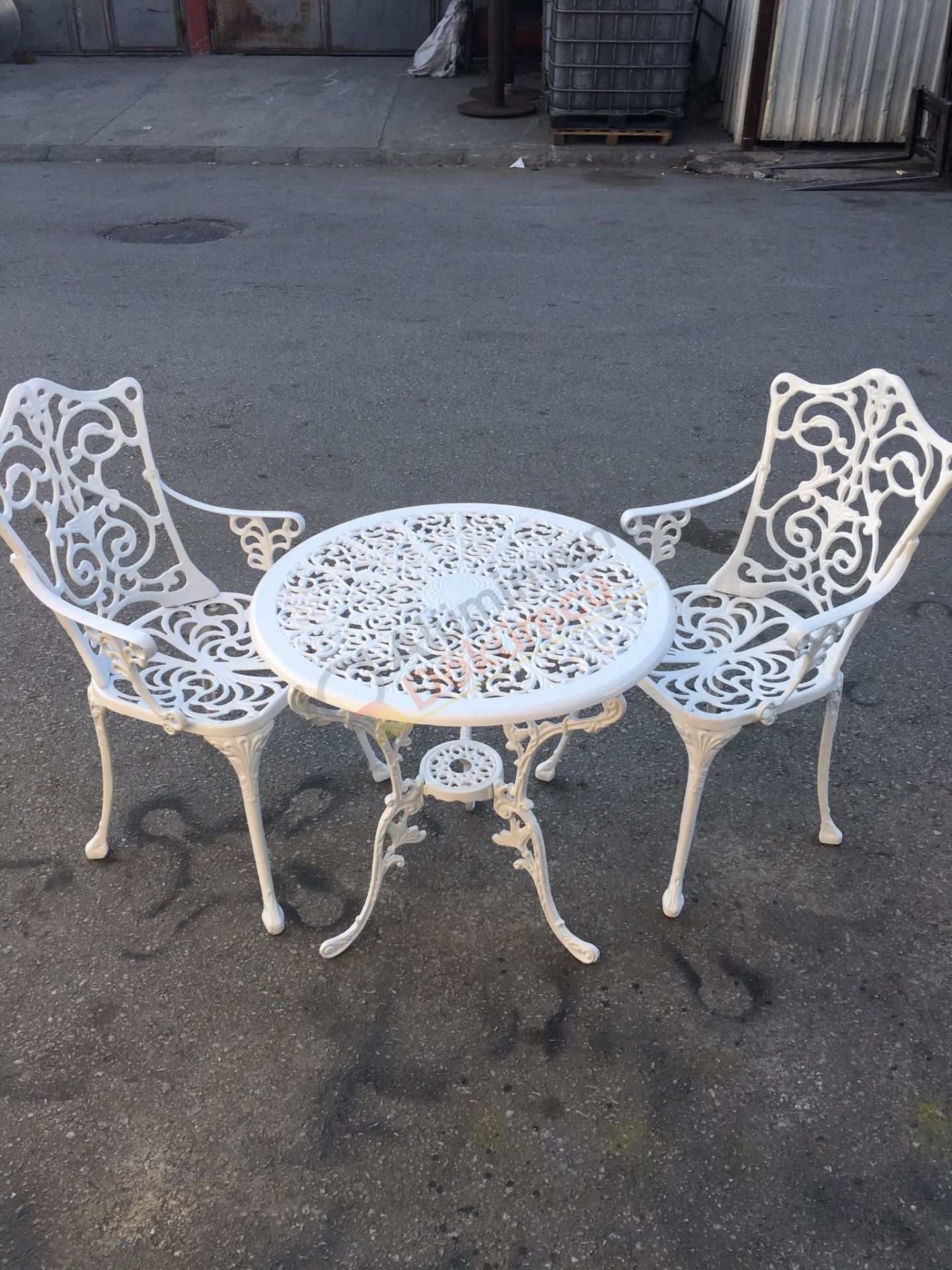 Döküm kıvırcık sandalye Osmanlı masa 65 çap