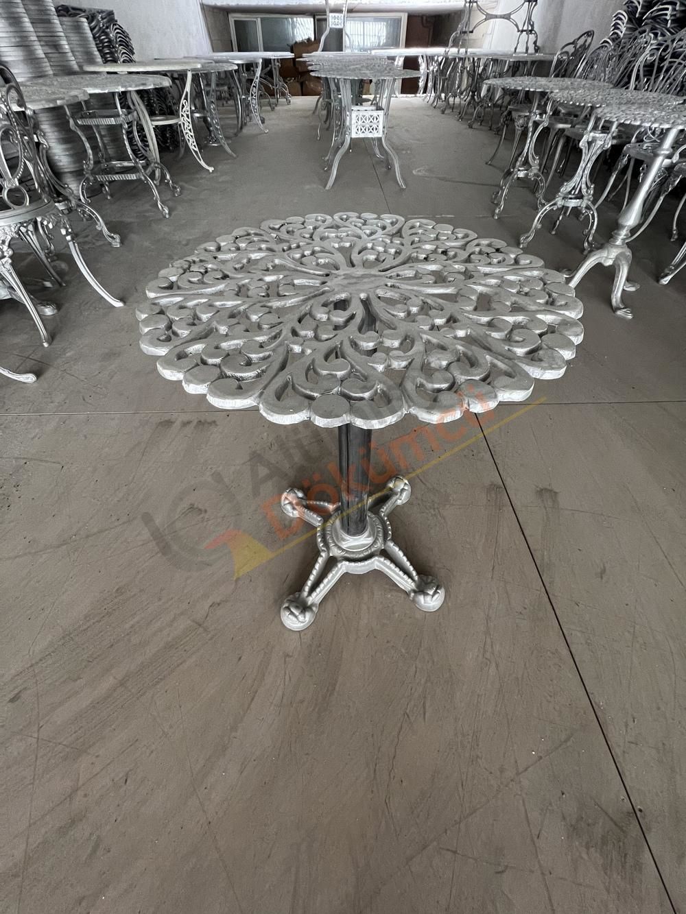 DÖKÜM FİSKOS MASA 50 cm