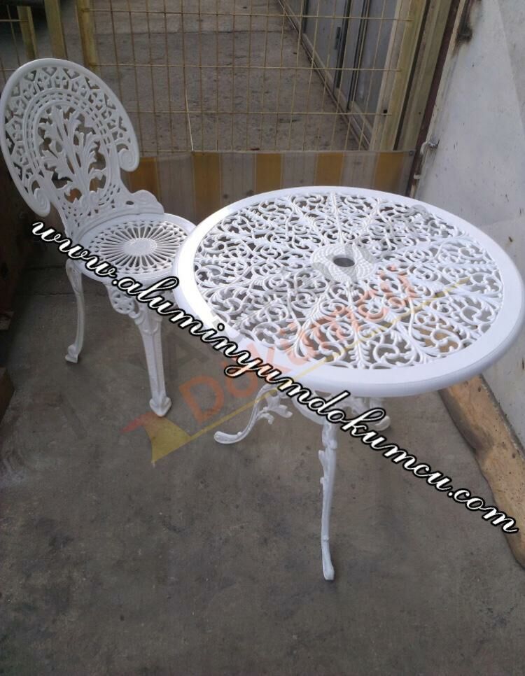 Osmanlı döküm masa sandalye