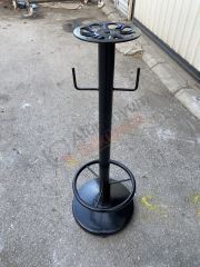 Bistro masa-koktey askılı masa ayak basmalı