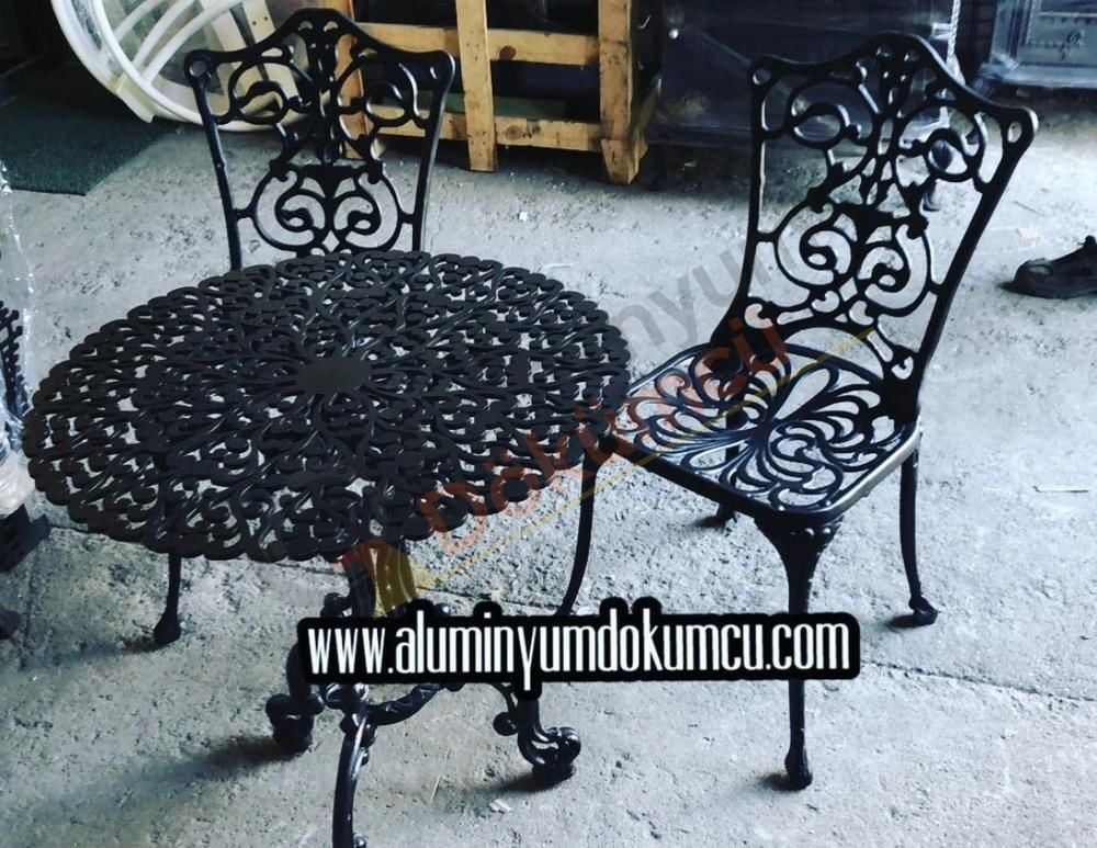 Kıvırcık sandalye 2 kıvırcık masa kuğu ayak